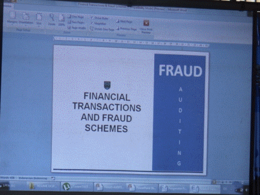 photo FINANCIAL FRAUD_zpsnkteniqd.gif