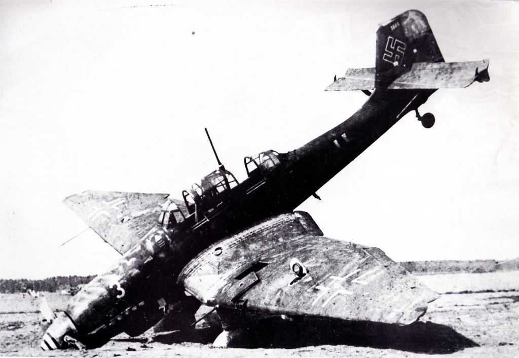 Crashed%20Stuka_zpsa72tmrb5.jpg