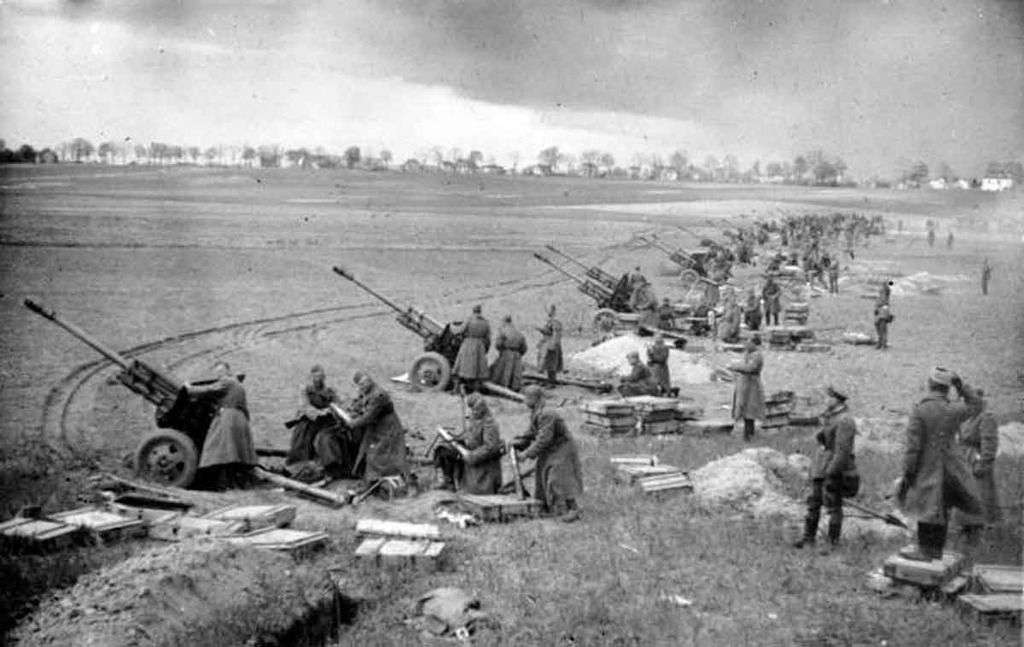 Soviet%20artillery%20Taurage_zpshpeeqyif.jpg