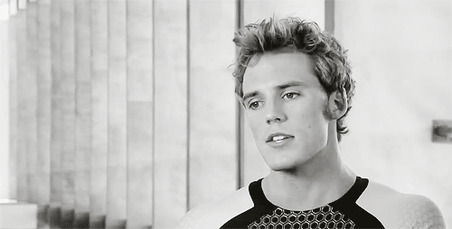 Foto bij O94 - Finnick Odair