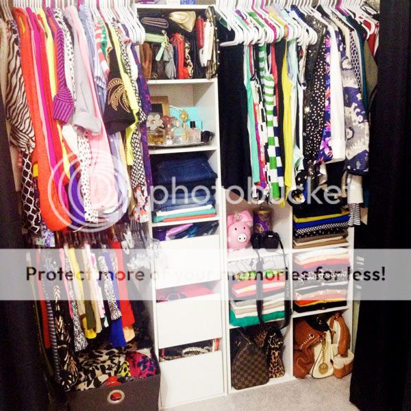 How to organize a small closet